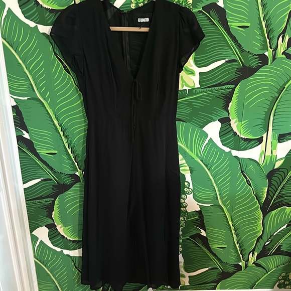 Reformation V Neck Midi Dress in Black, Size 6, Made in the USA - Picture 3 of 7